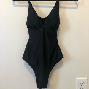 2 Black Cupshe One-piece Bathing Suits